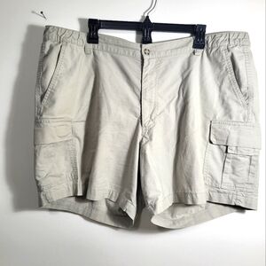 Dockers cream colored cargo shorts men's 42  #2061